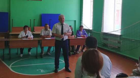 Встреча с выпускниками медицинского колледжа.