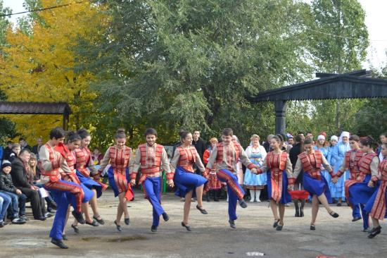Саратовцам показали лучшие национальные традиции