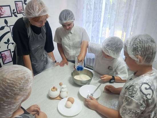 «Ладушки-ладушки, жарим мы оладушки!»