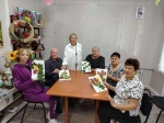 Пенсионеры  создали картины из природных материалов