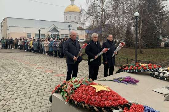 В р.п. Романовка почтили память павших воинов в День Неизвестного Солдата