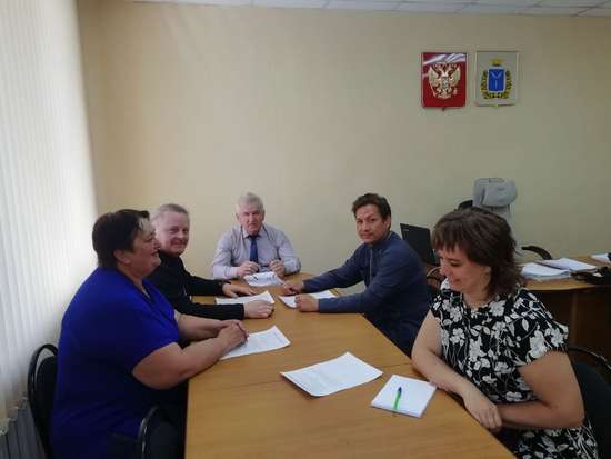 Глава района провел рабочую встречу.