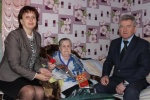 4 мая глава Романовского муниципального района А.И.Щербаков поздравил ветеранов Великой Отечественной войны с Днем Победы и вручил памятные подарки